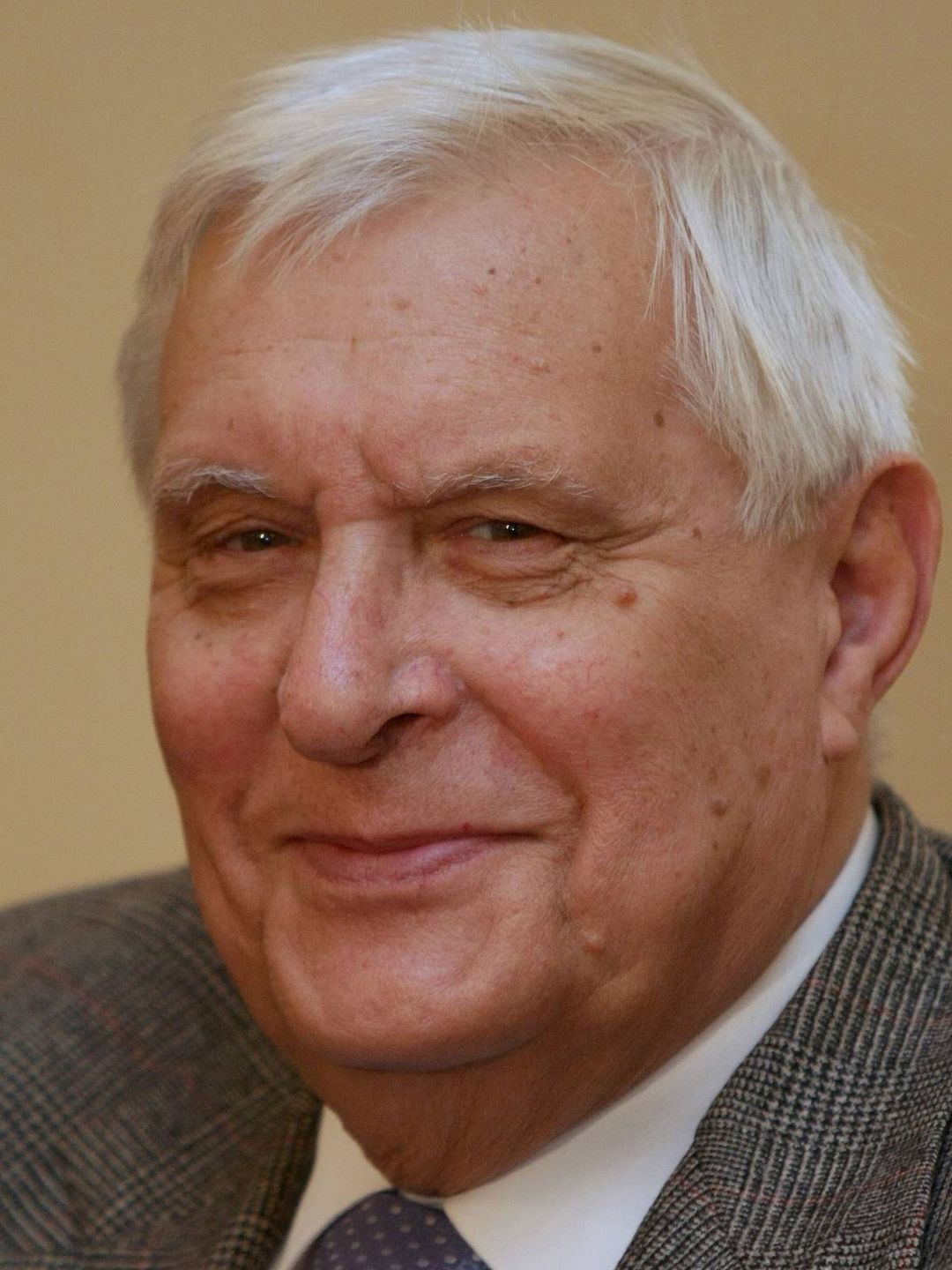 Олег Басилашвили