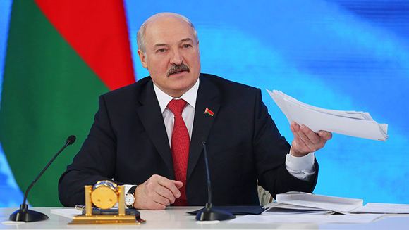 Александр Лукашенко раскритиковал Москву за организацию пограничного контроля Александр Лукашенко раскритиковал Москву за организацию пограничного контроля