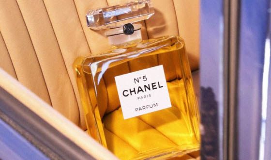 Chanel № 5 традиционно считаются дорогими Chanel № 5 традиционно считаются дорогими