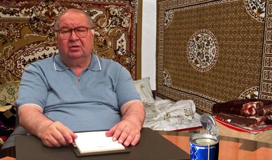 Алишер Усманов обещает «айфоны» авторам лучших «фотожаб» на него Алишер Усманов обещает «айфоны» авторам лучших «фотожаб» на него