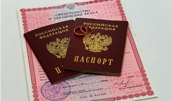 На полигамные отношения мать Люцифера не согласилась На полигамные отношения мать Люцифера не согласилась