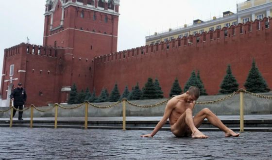 Петр Павленский - самый известный российский акционист Петр Павленский - самый известный российский акционист