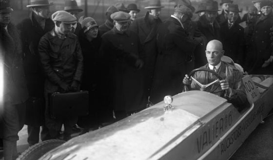 Макс Валье работал над созданием автомобиля на ракетном топливе Макс Валье работал над созданием автомобиля на ракетном топливе