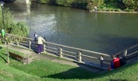 Самая короткая река в Норвегии - Ковасселва Самая короткая река в Норвегии - Ковасселва