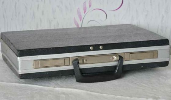 Портфель-дипломат — мечта любого старшего школьника