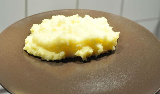 Картофельное пюре – коронное блюдо школьной столовой Картофельное пюре – коронное блюдо школьной столовой
