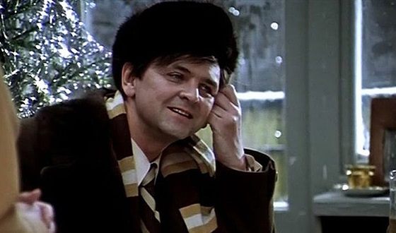 Юрий Яковлев в фильме «Ирония судьбы, или С легким паром!» Юрий Яковлев в фильме «Ирония судьбы, или С легким паром!»