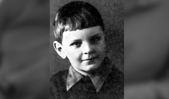 Юрий Яковлев в детстве Юрий Яковлев в детстве