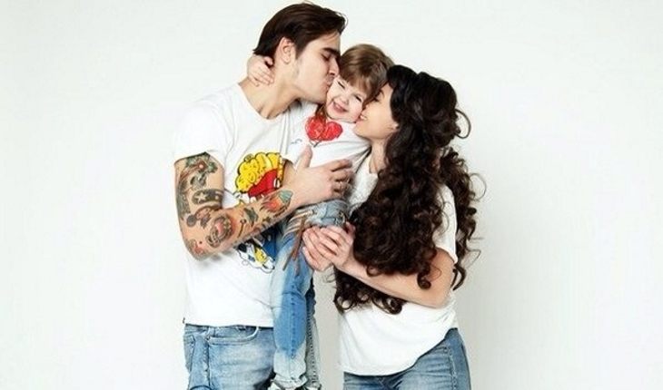 Юрий Музыченко, его жена Аня и дочь Лиза