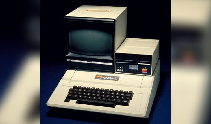 Apple II – первый серийный компьютер от Apple