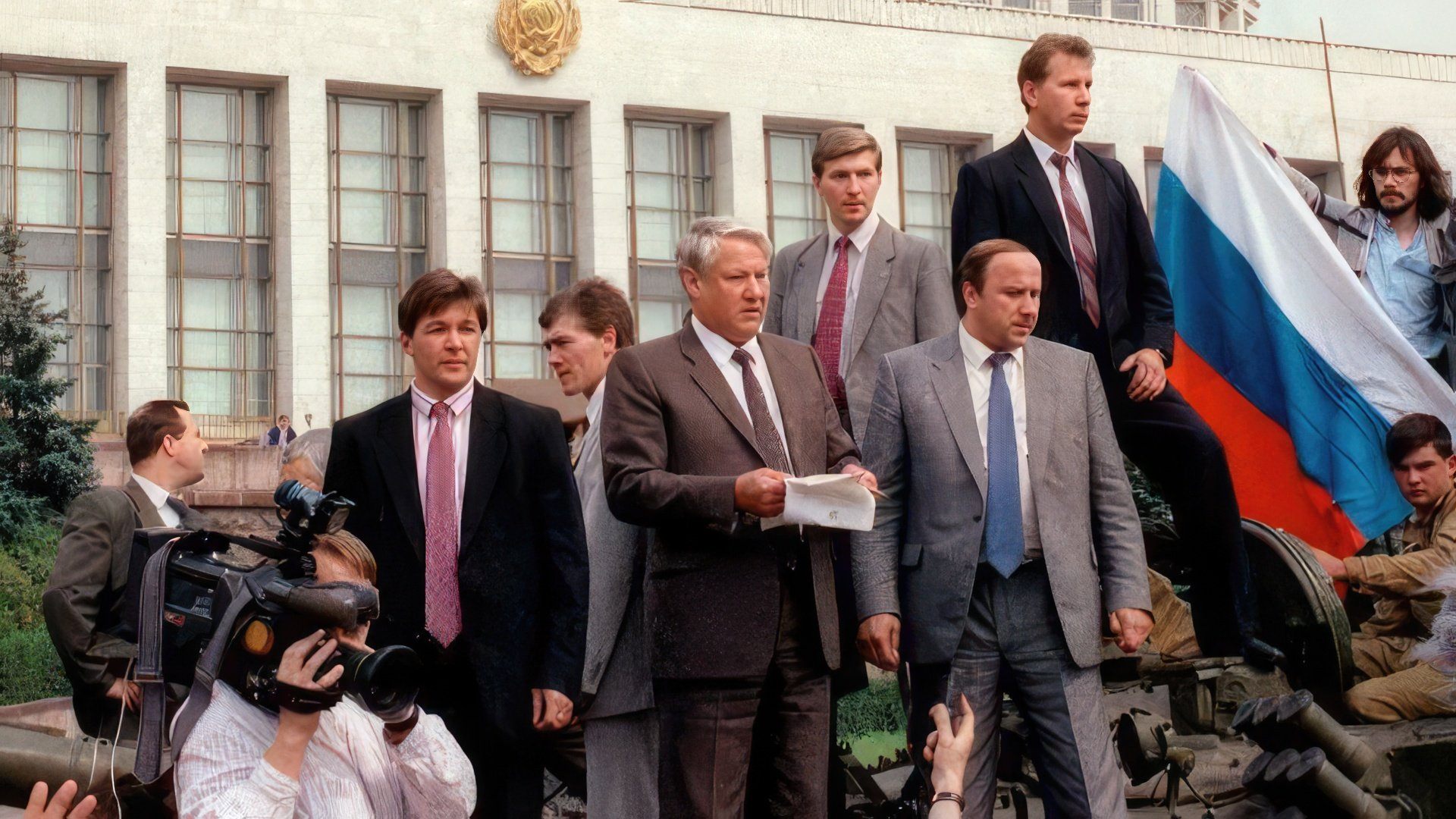 Борис Ельцин на танке у Белого дома (Августовский путч 1991 года)