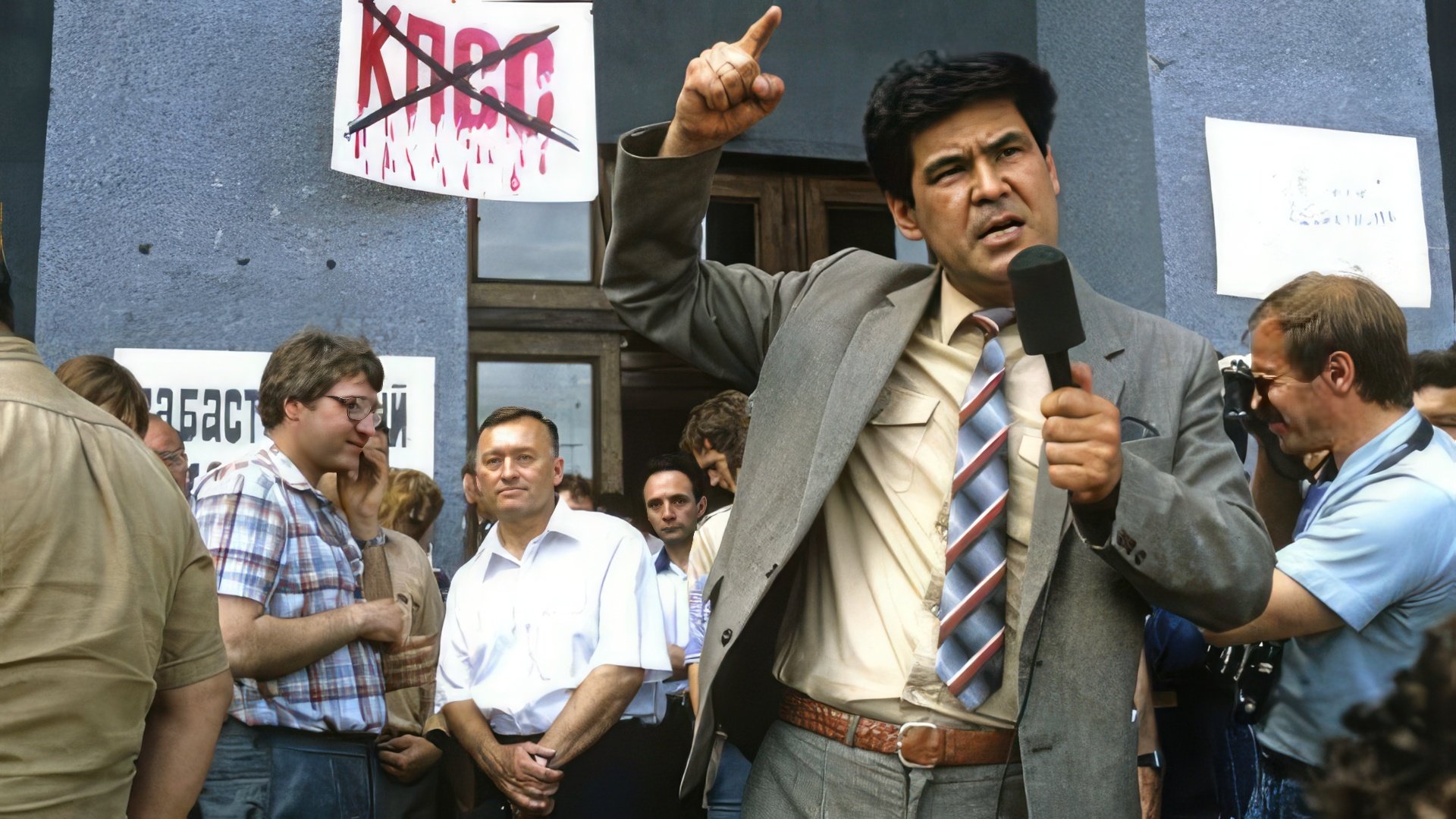 1990: Аман Тулеев выступает на митинге шахтеров