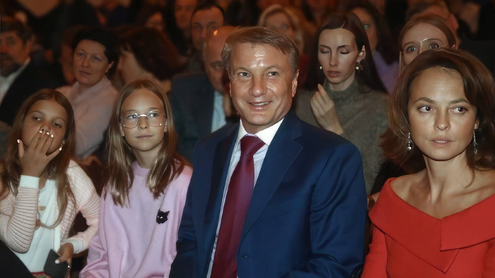 Герман Греф с женой и детьми