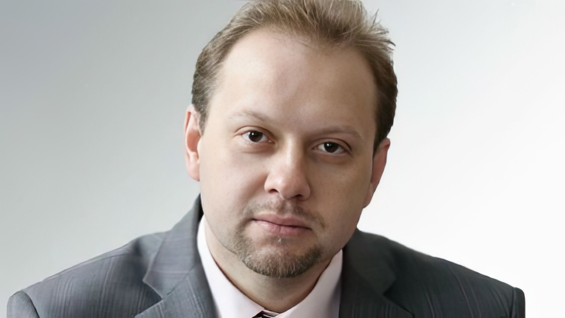 Знаменитый политтехнолог, писатель и блогер Олег Матвейчев
