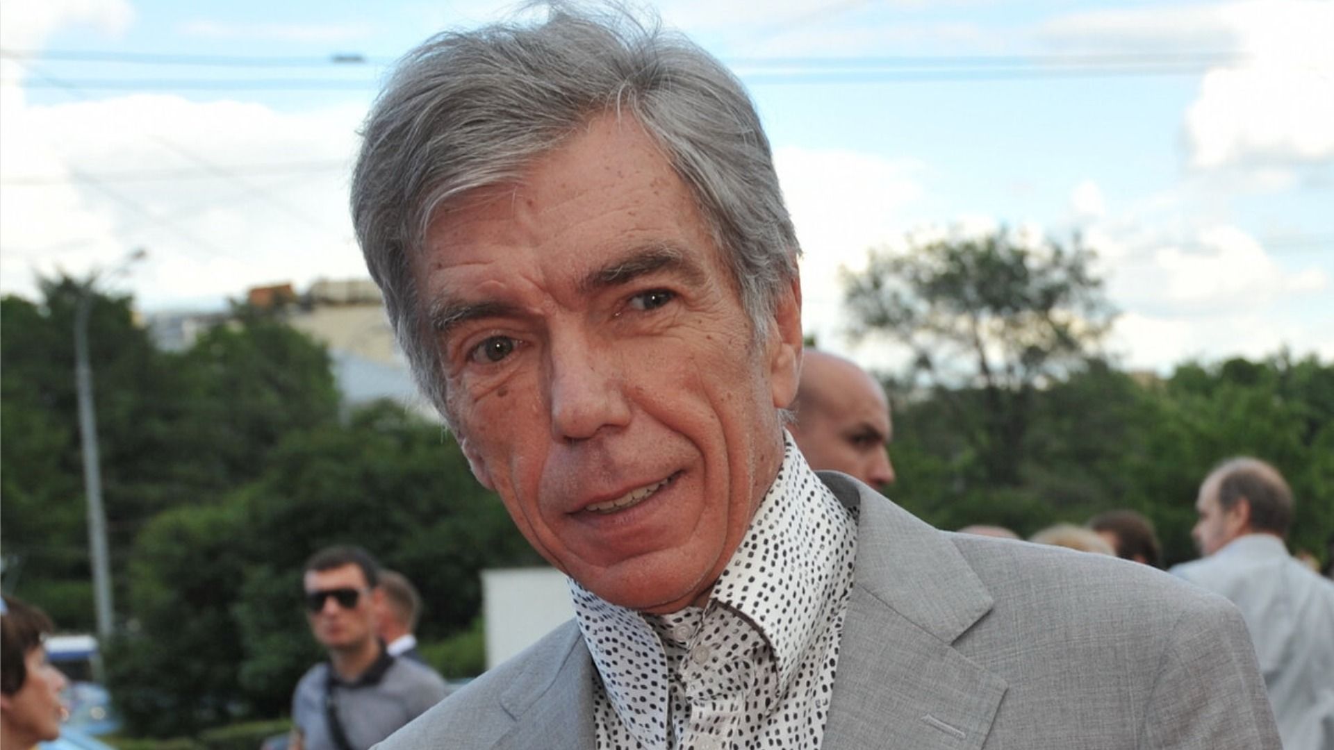 Телеведущего Юрия Николаева доставили в реанимационное отделение после обморока