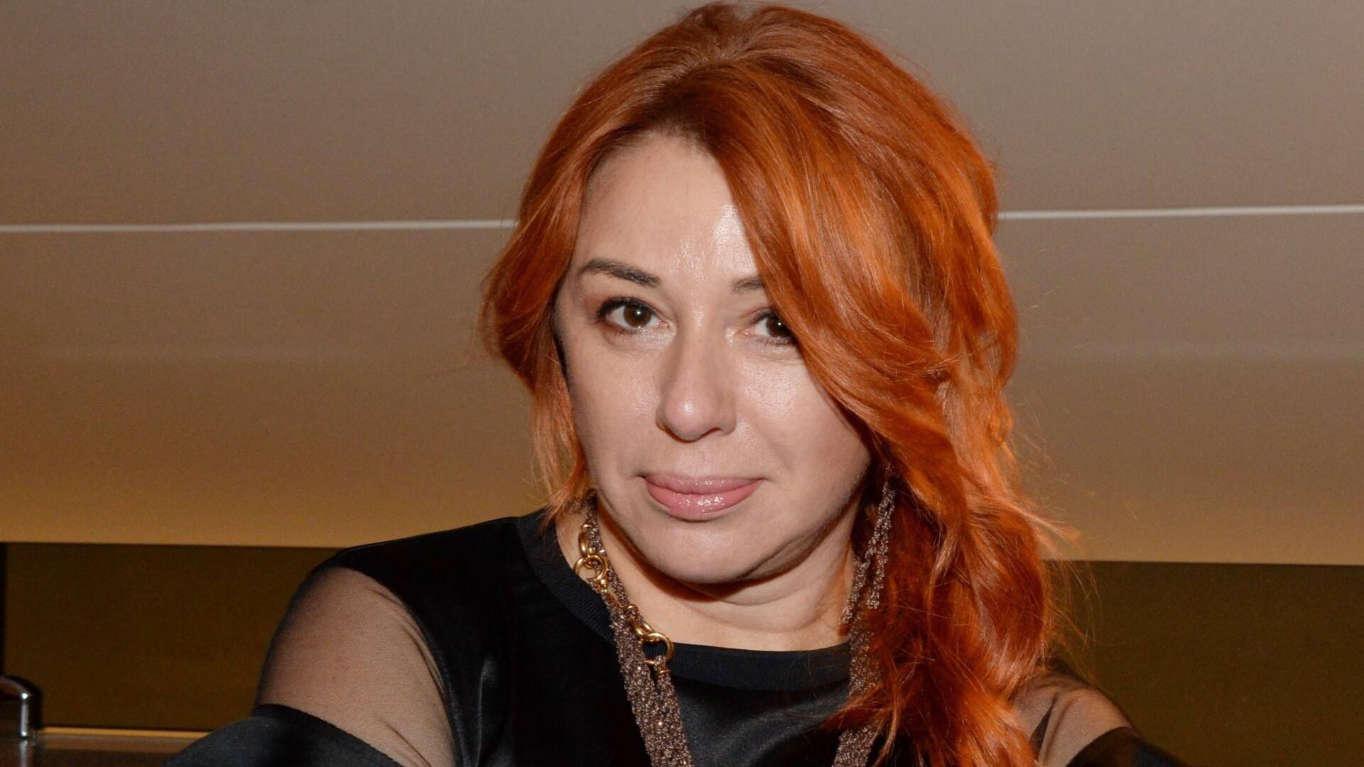Экс-солистка «Комбинации» Апина показала, как выглядит после лазерного липолиза
