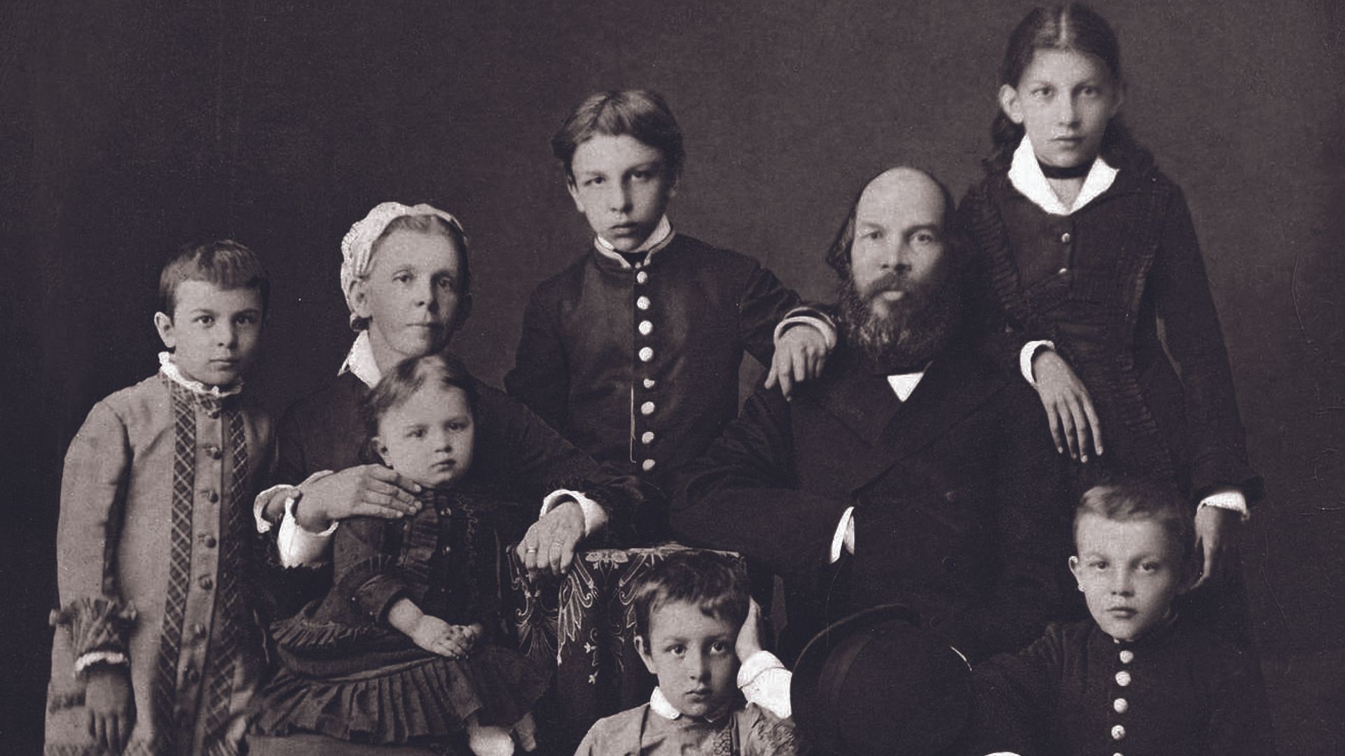 Наследники вождя: как сложилась судьба потомков Владимира Ильича Ленина