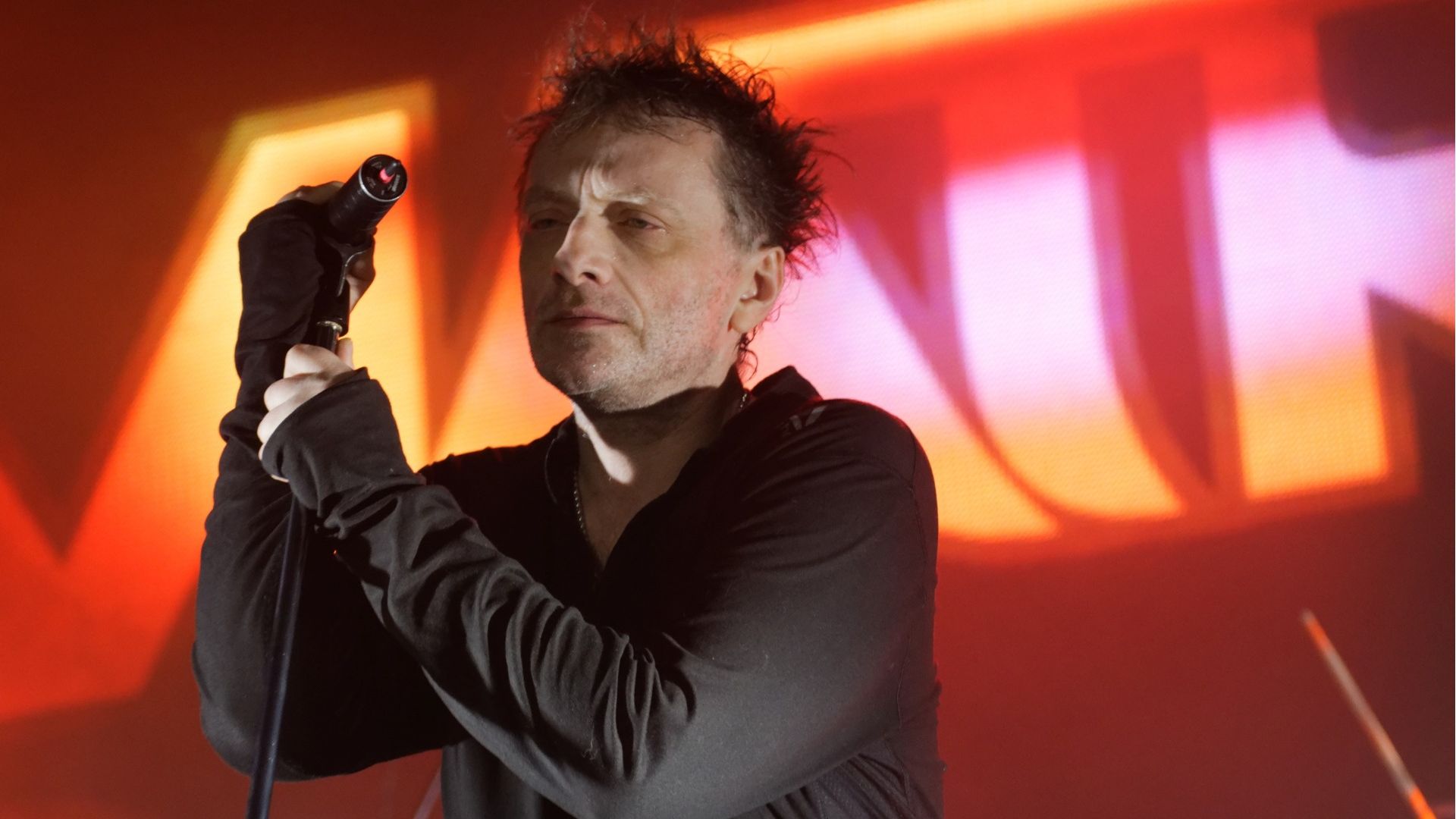 Певец Глеб Самойлов вслед за Глюкозой не смог закончить концерт в Красноярске