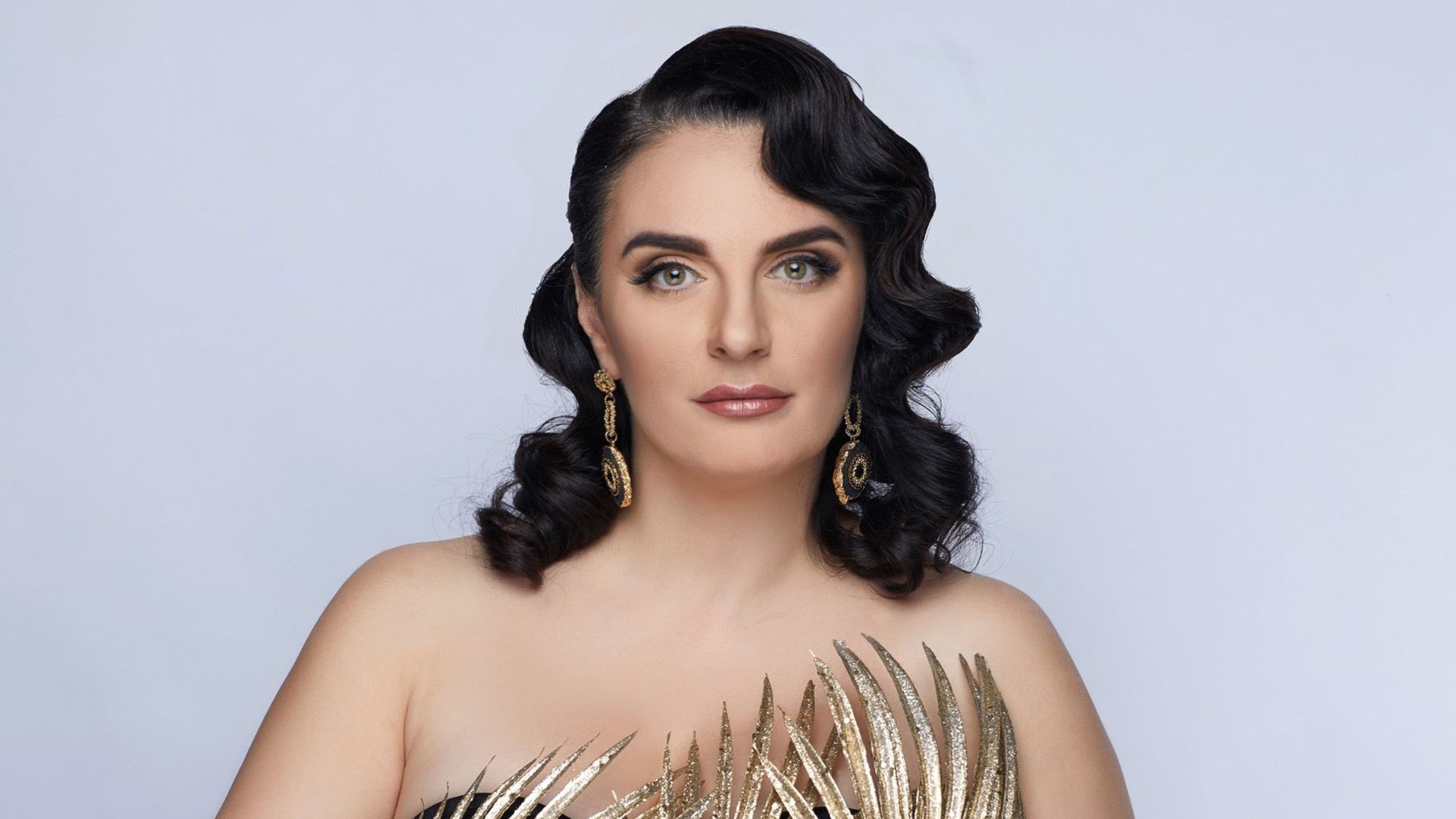 «Я большая поклонница стройки»: как выглядит дача певицы Елены Ваенги