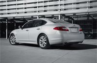 Infiniti M35h ������� ����� ������� � ���� ��������