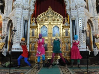 Pussy Riot провели акцию в Храме Христа Спасителя Pussy Riot провели акцию в Храме Христа Спасителя
