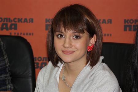 Молодая певица Аня Руднева Молодая певица Аня Руднева