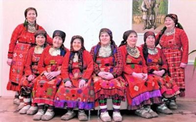 Костюмы достались бабушкам по наследству Костюмы достались бабушкам по наследству