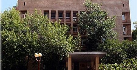 Пресненский суд Москвы приговорил бывшего заместителя мэра Москвы Александра Рябинина к штрафу в 1 млн рублей и 3 годам лишения свободы условно. Его сообщник получил 2 года условно Пресненский суд Москвы приговорил бывшего заместителя мэра Москвы Александра Рябинина к штрафу в 1 млн рублей и 3 годам лишения свободы условно. Его сообщник получил 2 года условно