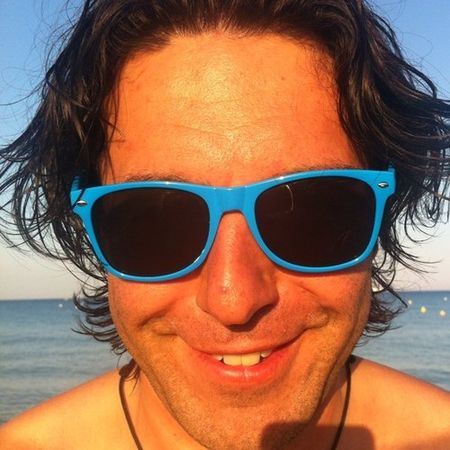 Андрей Малахов в смешных синих очках