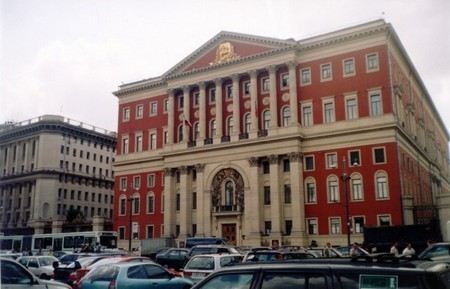 Из правительства Москвы уволены два чиновника экономического блока Из правительства Москвы уволены два чиновника экономического блока