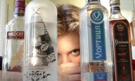 По подсчетам главы Роспотребнадзора Онищенко, в России 3 млн алкоголиков По подсчетам главы Роспотребнадзора Онищенко, в России 3 млн алкоголиков