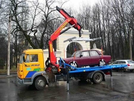 Руководство ГИБДД заявило, что за повторную езду в пьяном виде нужно отнимать у водителей автомобили.