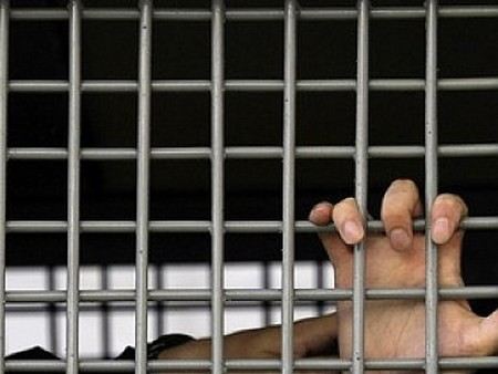 В Архангельске в отделе полиции умер мужчина после того, как к нему дважды вызывали врачей В Архангельске в отделе полиции умер мужчина после того, как к нему дважды вызывали врачей