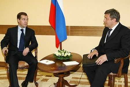 Премьер-министр отчитал как школьника руководителя Министерства регионального развития. Премьер-министр отчитал как школьника руководителя Министерства регионального развития.
