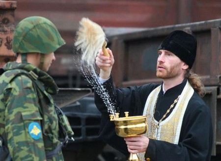 В Минобороны может измениться система духовного окормления верующих. В Минобороны может измениться система духовного окормления верующих.