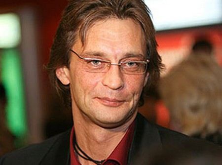 Александр Домогаров рассказал о своем рабочем графике. Александр Домогаров рассказал о своем рабочем графике.