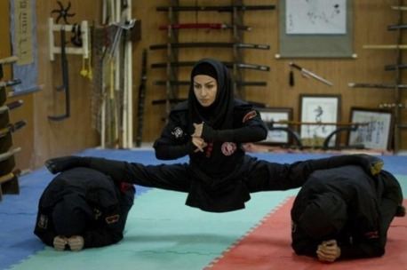 Шпагат - базовая разминка перед тренировкой Шпагат - базовая разминка перед тренировкой