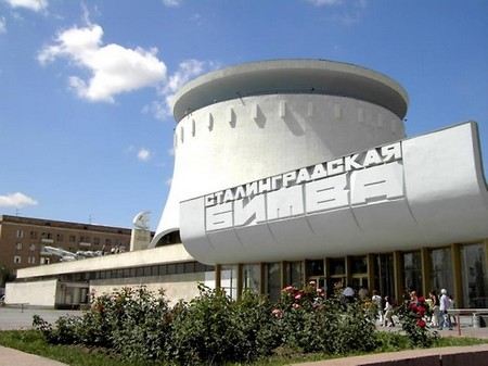 Депутаты Волгограда решили вернуть городу старое название Сталинград. Депутаты Волгограда решили вернуть городу старое название Сталинград.