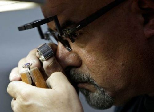 Модники будут в восторге от зеленого и красного золота