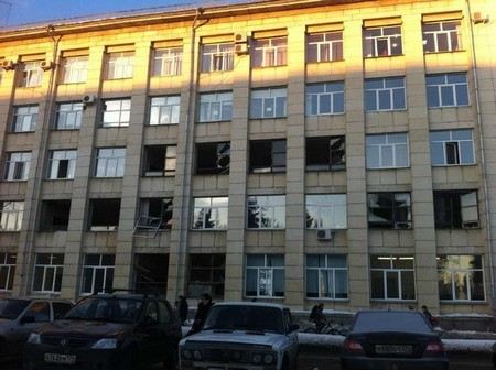 Из-за падения метеорита под Челябинском пострадали 4 человека. Из-за падения метеорита под Челябинском пострадали 4 человека.