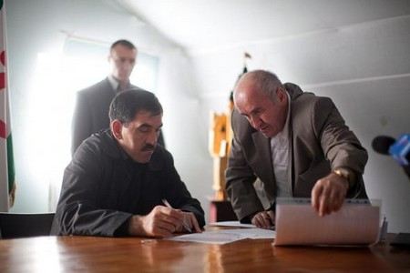 В Кремле готовят отставку президента Ингушетии В Кремле готовят отставку президента Ингушетии