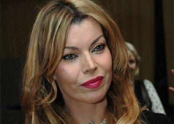 Певица своих детей воспитала одна Певица своих детей воспитала одна