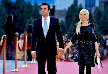 Актриса Елена Корикова бросила Сергея Астахова.
