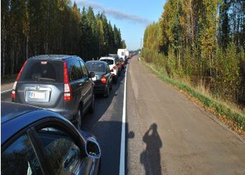Россияне смогут пересекать границу с Финляндией, не выходя из машины Россияне смогут пересекать границу с Финляндией, не выходя из машины