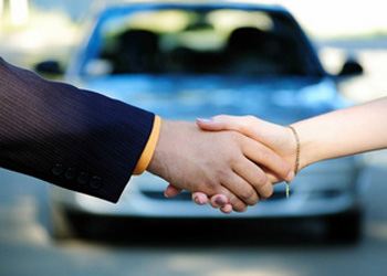 Специалисты рассказали, как купить подержанный автомобиль и не оказаться обманутым Специалисты рассказали, как купить подержанный автомобиль и не оказаться обманутым