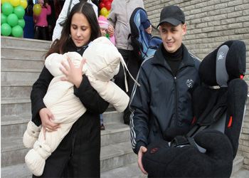 Коттеджи построены будут для самих родителей и их 190 приемных детей Коттеджи построены будут для самих родителей и их 190 приемных детей