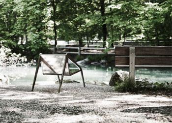 Дизайнеры превратили силуэт паука в кресло Дизайнеры превратили силуэт паука в кресло