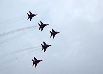 Жители Екатеринбурга из-за пробок не попали на авиашоу Жители Екатеринбурга из-за пробок не попали на авиашоу