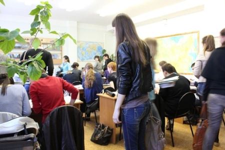 Студенты теперь могут пользоваться библиотекой дома