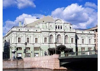 Жители Санкт-Петербурга просят не уничтожать Аракчеевские казармы Жители Санкт-Петербурга просят не уничтожать Аракчеевские казармы